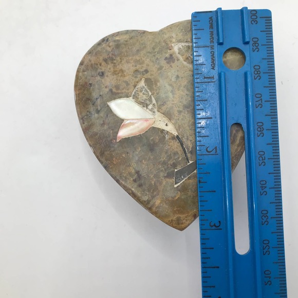 Vintage Carved Stone Heart Trinket Box Inlaid Floral Pattern "2 1/2"x 3" India - Picture 8 of 11